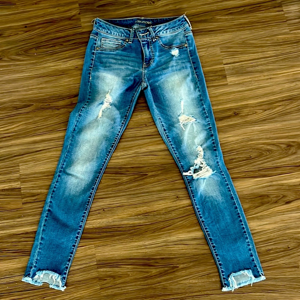 Size extra small 99% cotton 2% spandex stretchy jeans